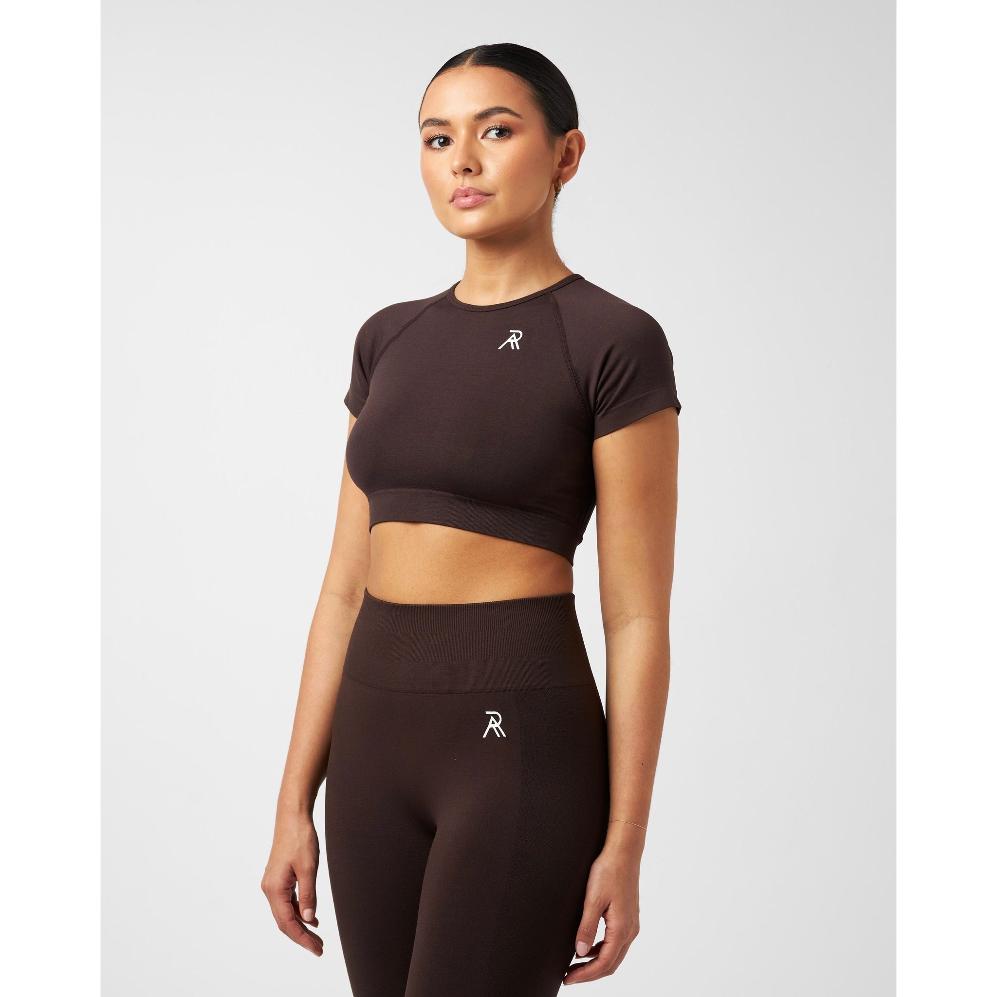 Top corto sin costuras de estilo moderno, perfecto para looks informales y cómodos. ¡Ideal para tu armario!
