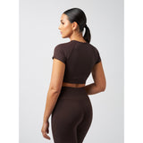 Top corto sin costuras de estilo moderno, perfecto para looks informales y cómodos. ¡Ideal para tu armario!