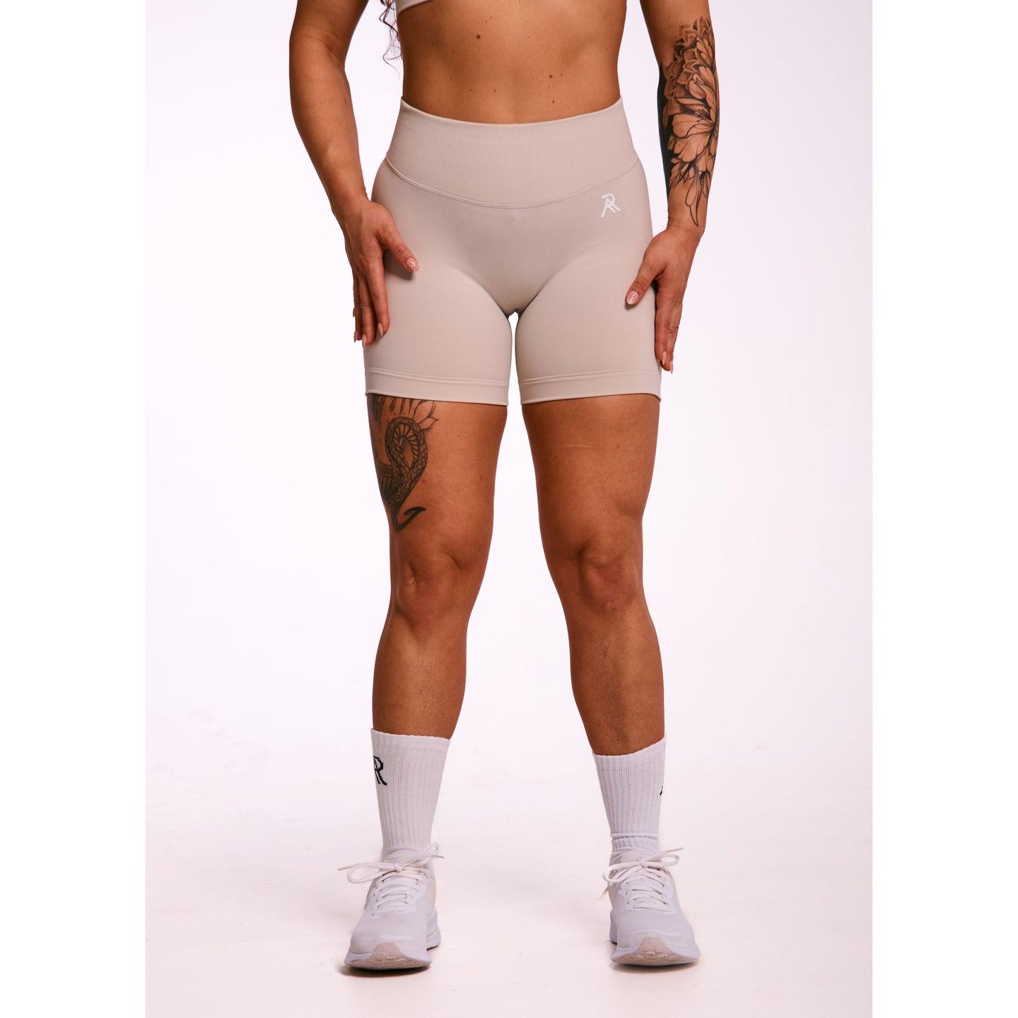 Aura shorts - Stone