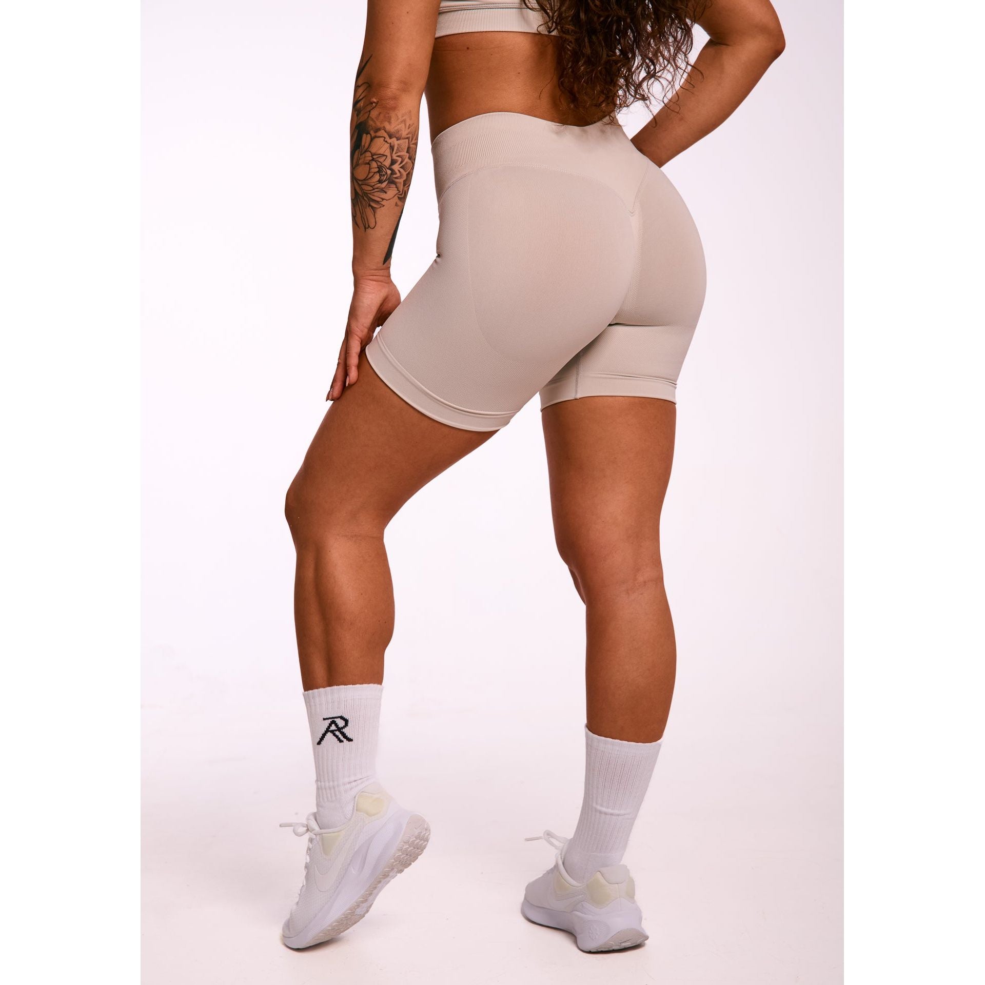 Aura shorts - Stone